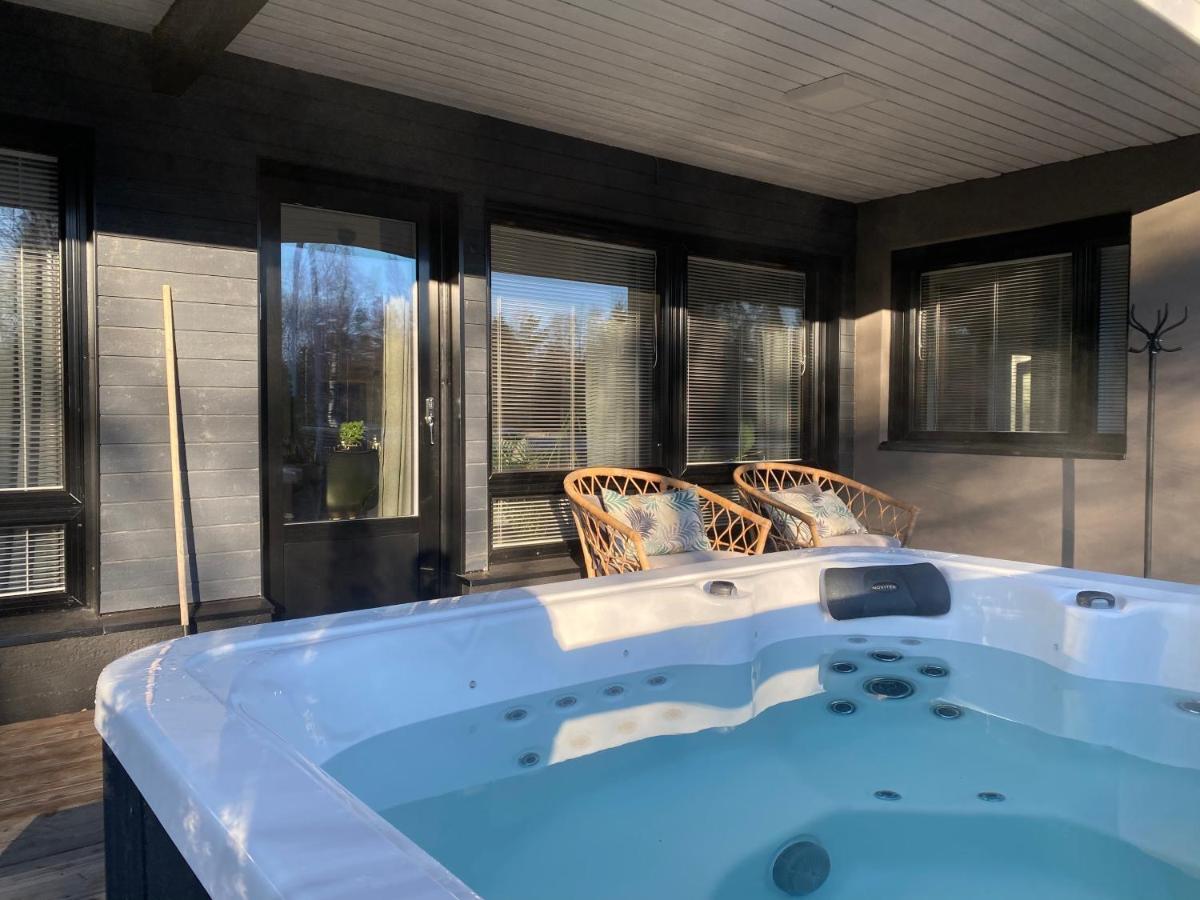 Idyllic Villa Unikko With Jacuzzi And Sauna 포리 외부 사진